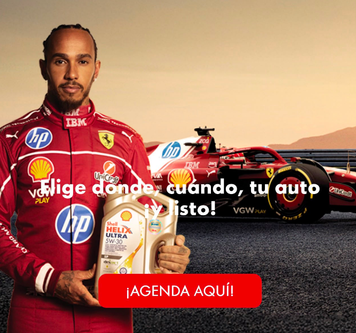 Piloto Shell Helix junto a monoplaza